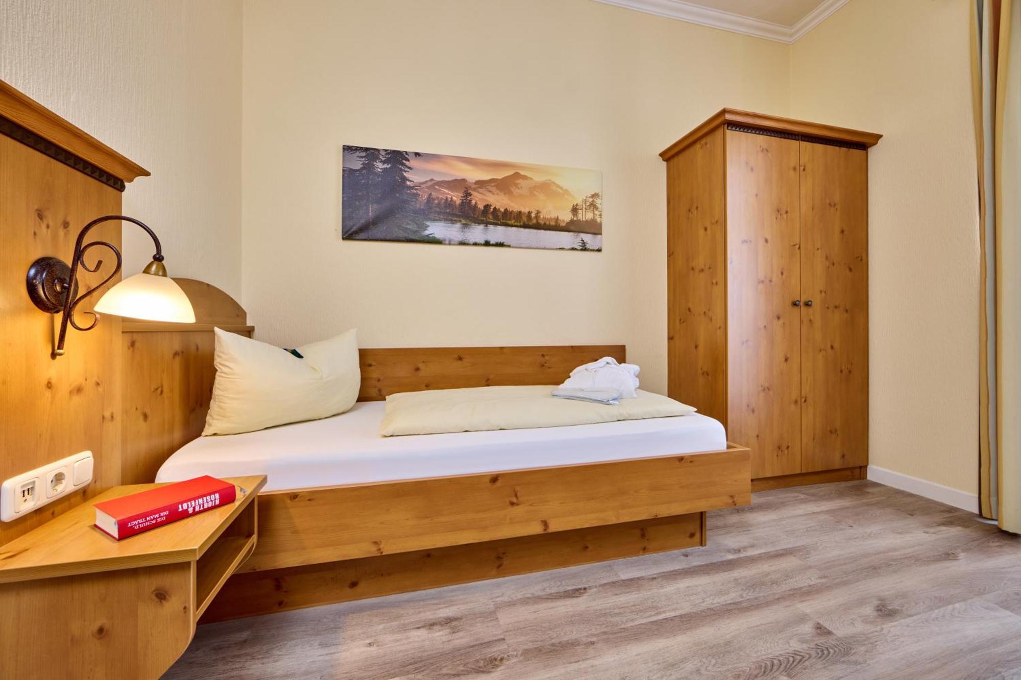Hotel Vier Jahreszeiten Garmisch-Partenkirchen Exterior foto