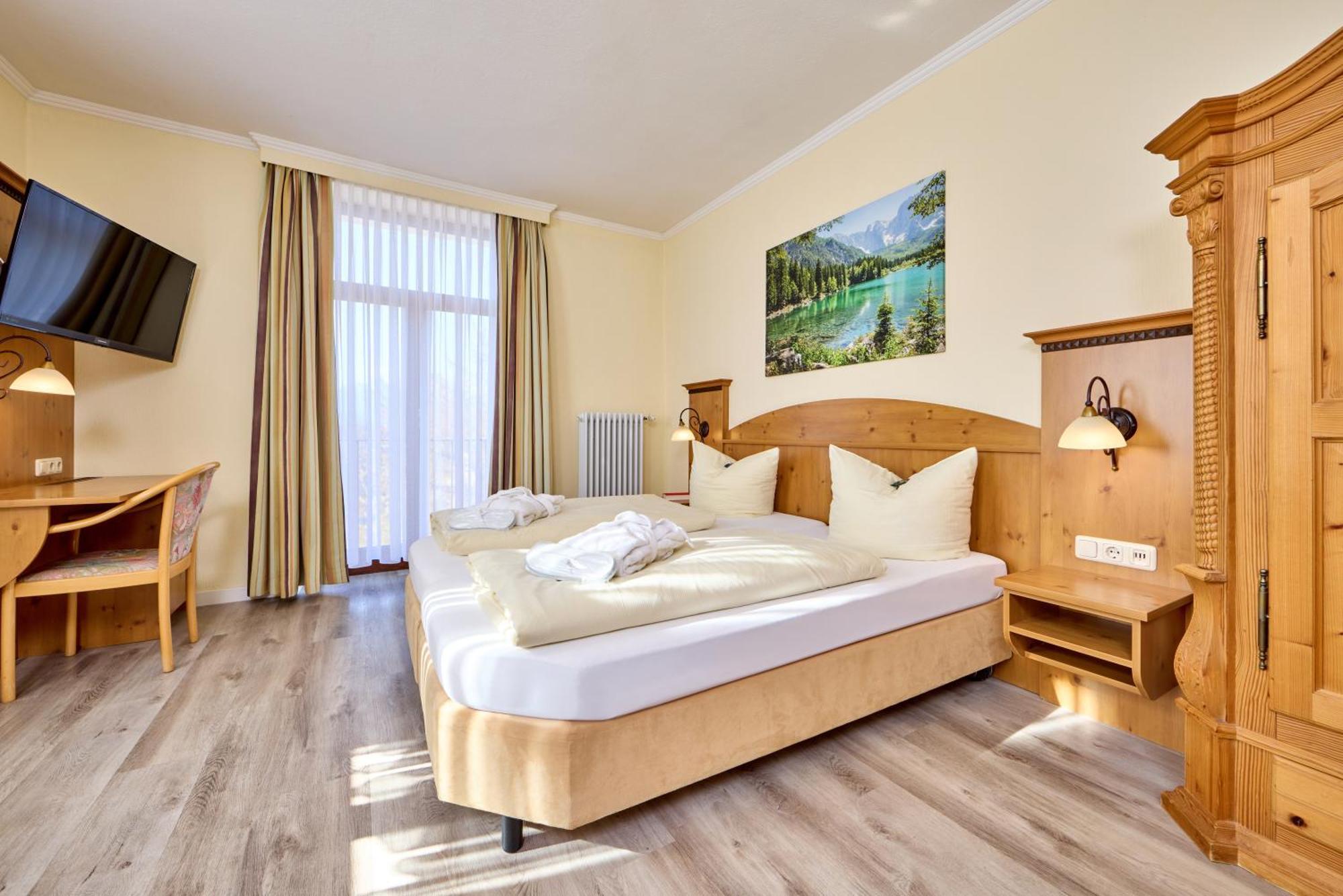 Hotel Vier Jahreszeiten Garmisch-Partenkirchen Exterior foto